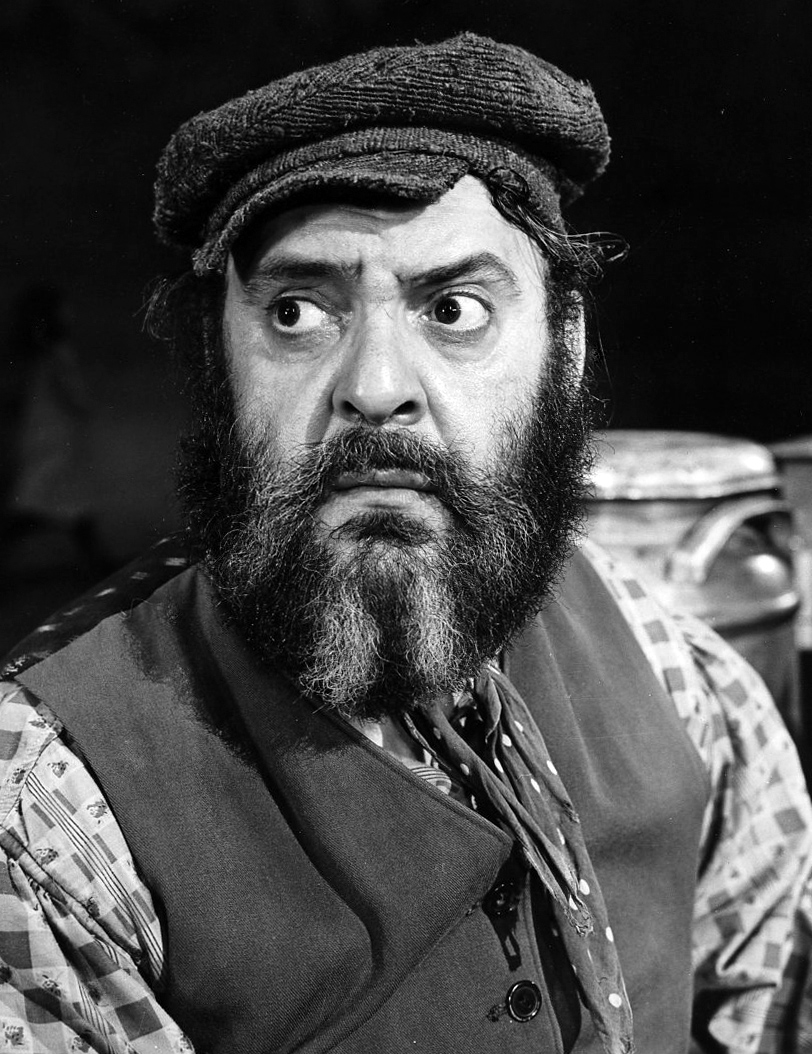 Zero Mosyel in Fiddler on the Roof